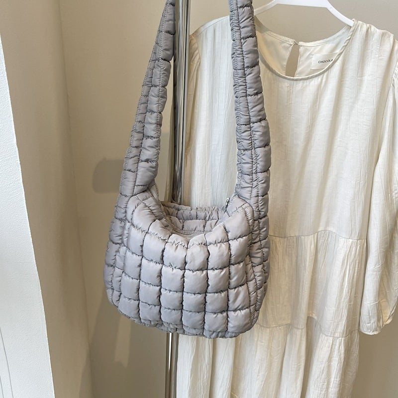 Leebya 2024 jesen-zima ženska torba s plisiranim dizajnom i oblacnim uzorkom, srednja veličina, za rame ili crossbody