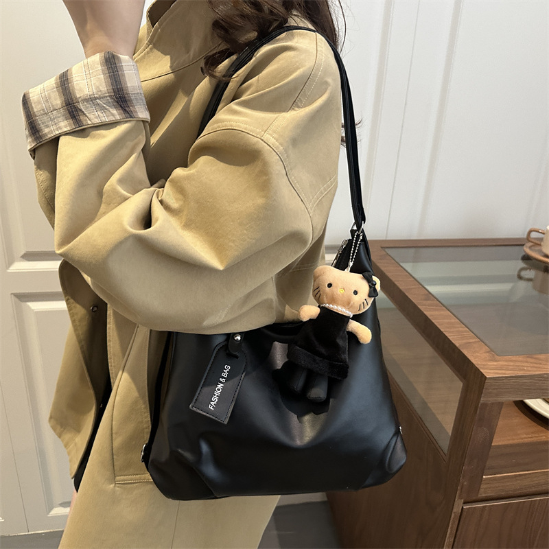 Torbica Tote od mekane PU kože za žene, jesen 2025 moda, srednja veličina, gradski jednostavan stil, torba preko ramena ili crossbody