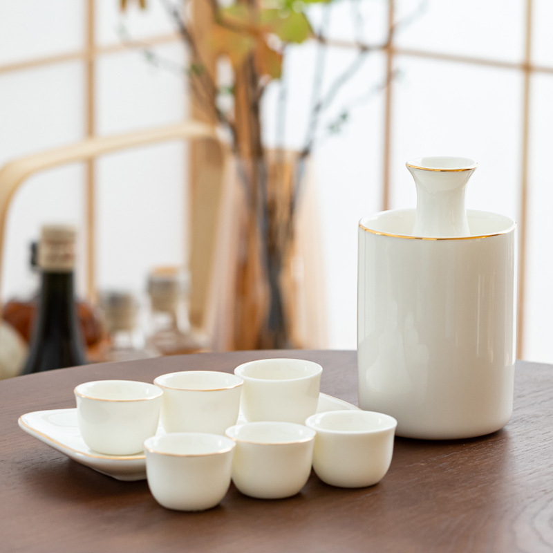 Set de sake din porțelan, alb jad, stil japonez, 9 piese: recipient pentru turnare, recipient încălzitor, farfurie și pahare (4 sau 6), siglă personalizată