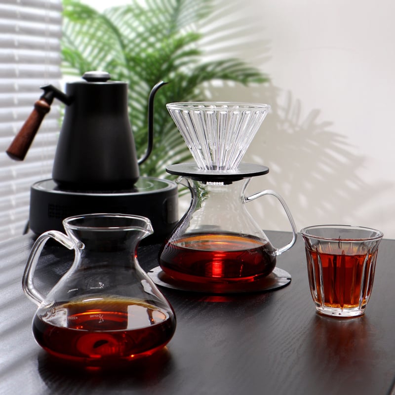 Set de cafea turnată manual, cu carafă din sticlă cu talie S și set de filtre V60