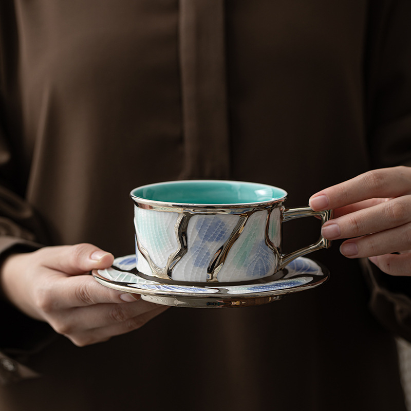 Set ceramic de cești de cafea și farfurioare, în stil european, latte art