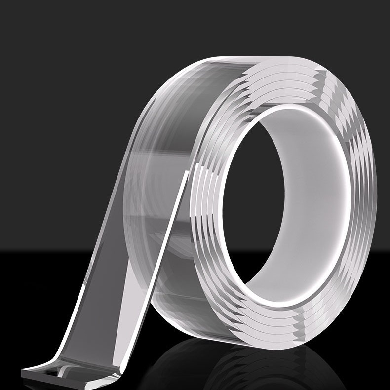 Bandă Nano – bandă dublu adezivă din acril, transparentă, rezistentă la apă, la temperaturi înalte, lavabilă și reutilizabilă