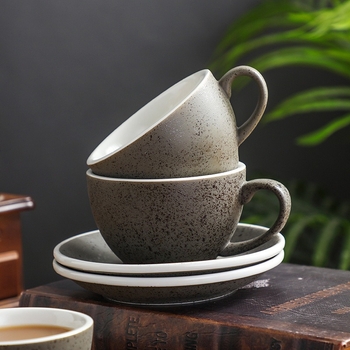 Set creativ de cești și farfurioare pentru cafea, cu cești mari de tip american și cești în stil european pentru cappuccino/latte, cu logo