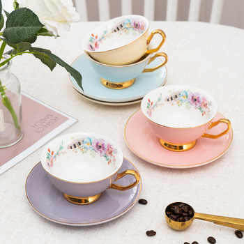 Set de cești de cafea din ceramică cu farfurie, margine aurie, glazură colorată și model floral, pentru ceaiul de după-amiază