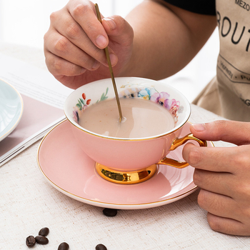 Set de cești de cafea din ceramică cu farfurie, margine aurie, glazură colorată și model floral, pentru ceaiul de după-amiază