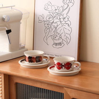 Set de cafea retro, ceașcă și farfurioară din ceramică pictată manual cu flori
