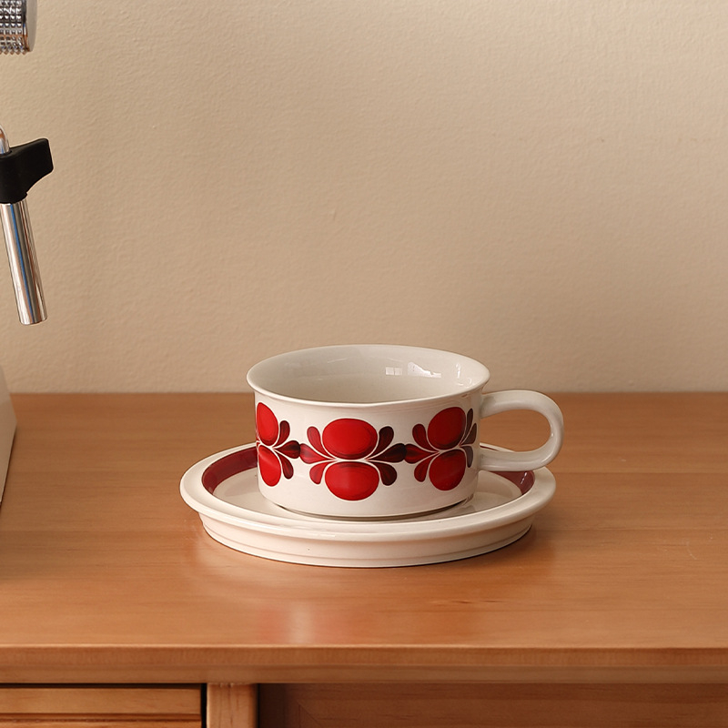 Set de cafea retro, ceașcă și farfurioară din ceramică pictată manual cu flori