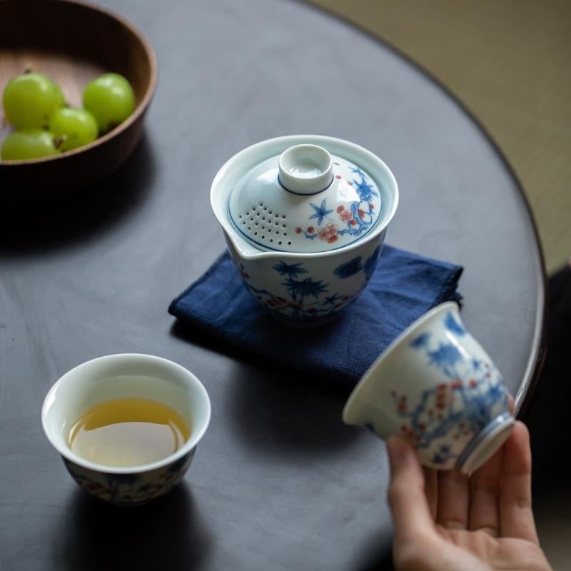Set de ceai Kung Fu pentru călătorii, ceramică alb-bleu, cu o ceainică și două cești, într-o husă portabilă