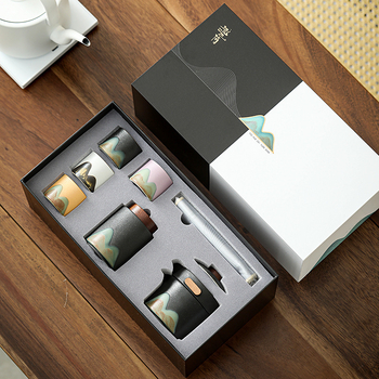 Set ceramic de ceai pentru călătorii, ceainic și patru cești – cadou corporativ ideal