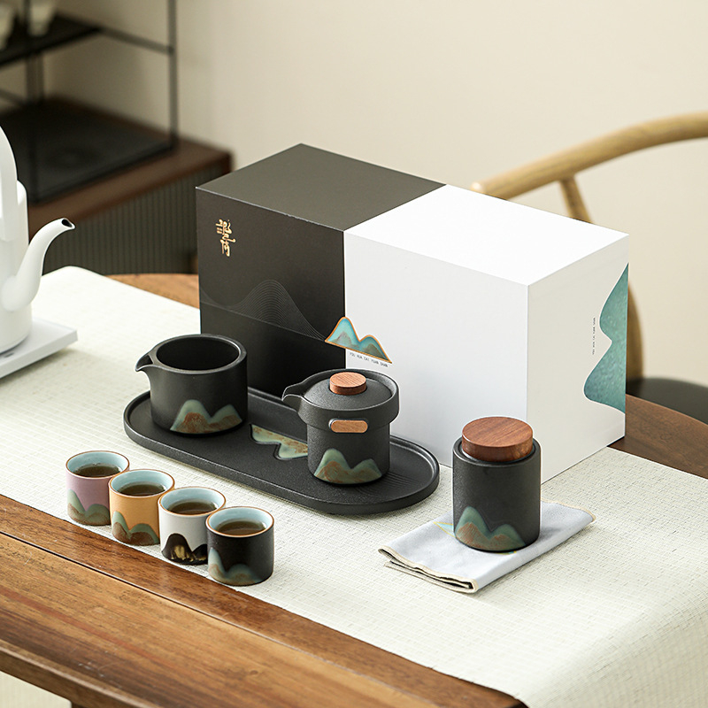 Set ceramic de ceai pentru călătorii, ceainic și patru cești – cadou corporativ ideal