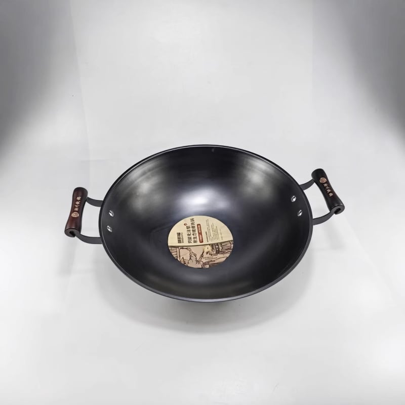 Wok din fier, cu două mânere, bază rotundă, netencuit, realizat manual