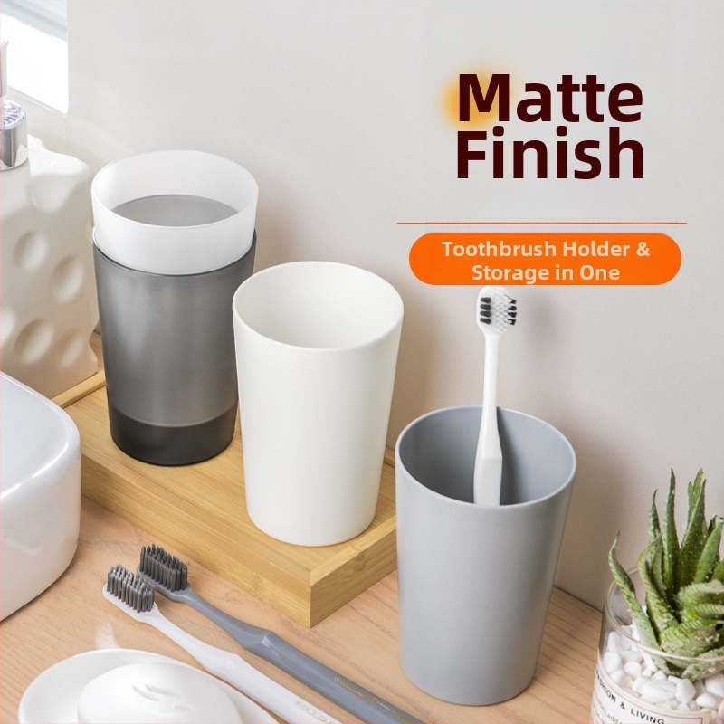 Minimalistický matný plastový pohár na zubnú kefku, kloktanie a pitie pre domáce použitie