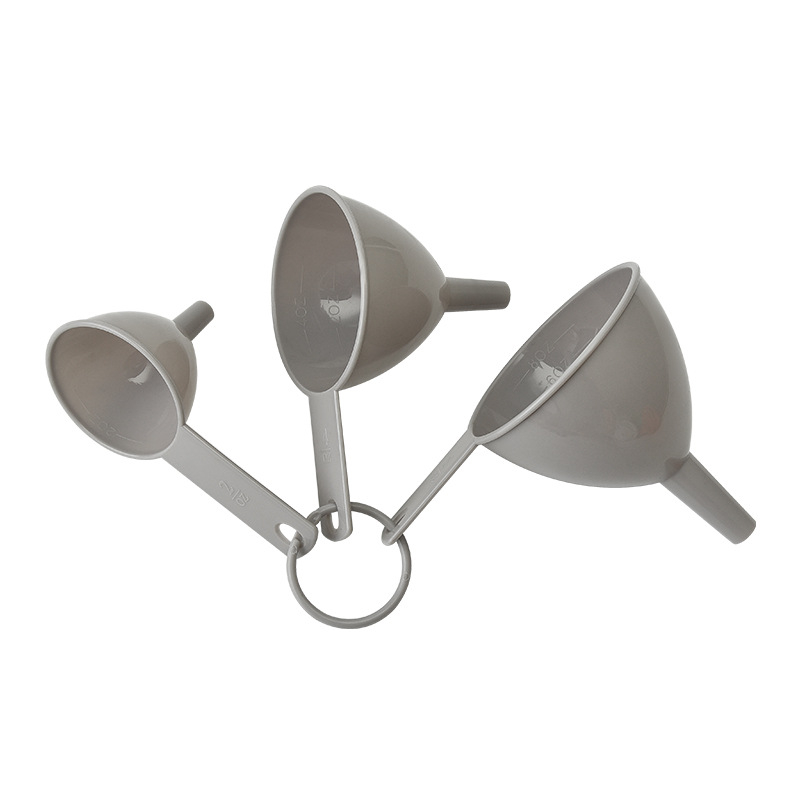 Set din plastic cu trei pâlnii pentru bucătărie – pentru ulei, vin și cereale.