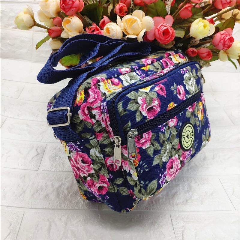Ženska platnena torba s ružnim cvjetnim uzorom, 5 džepova, crossbody torba