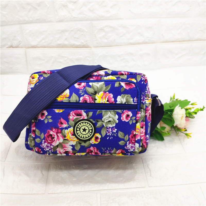 Ženska platnena torba s ružnim cvjetnim uzorom, 5 džepova, crossbody torba