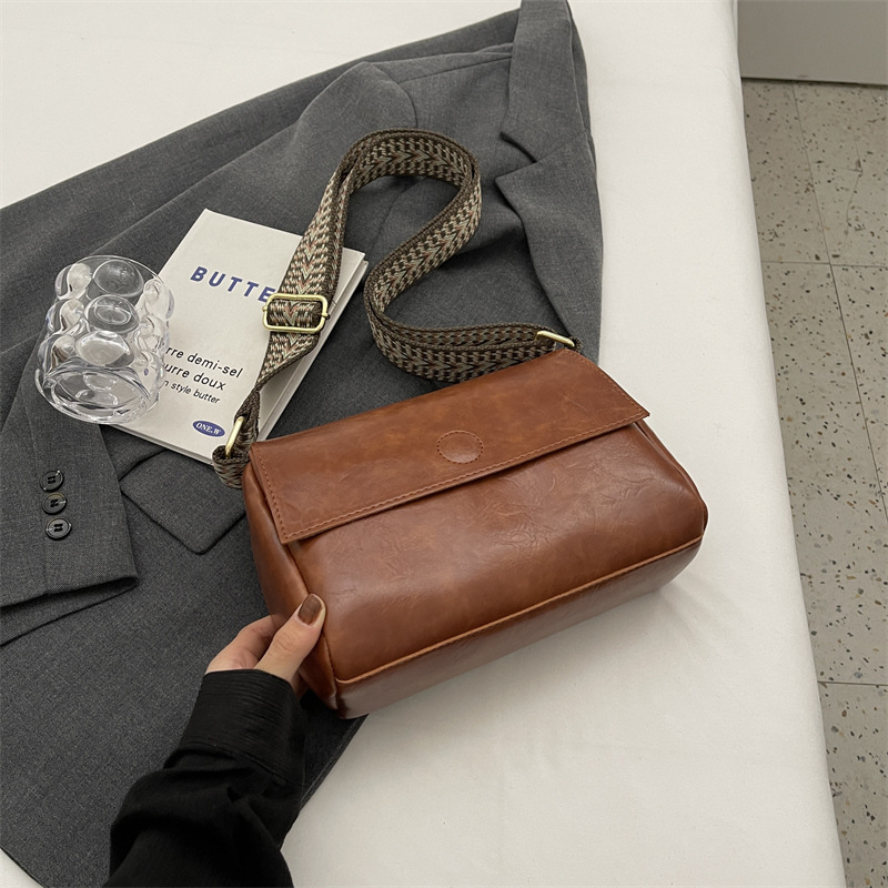 Retro luksuzna ženska tote torba za pazuh s velikim kapacitetom, PU materijal, jednostruka naramenica i crossbody, jesen 2023