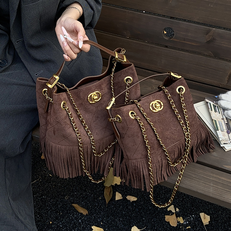 Ženska torba bucket s resicama od PU velura, retro stil, crossbody, zimsko izdanje 2025, srednja veličina, podstava poliester