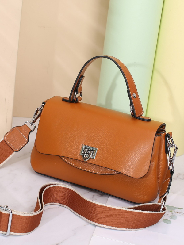 Torba od kože prvog sloja teleće kože, crossbody, srednje veličine, više pretinaca, dvostruke naramenice, gradski stil