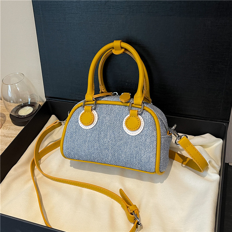 Premium ženska torbica u obliku školjke, bowling stil s kontrastnim bojama, zvjezdasti privjesak, moderna i svestrana crossbody torba