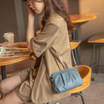 Ženska torbica od prve slojevne teleće kože, Cloud Dumpling stil, crossbody s tri remena, velika kapaciteta