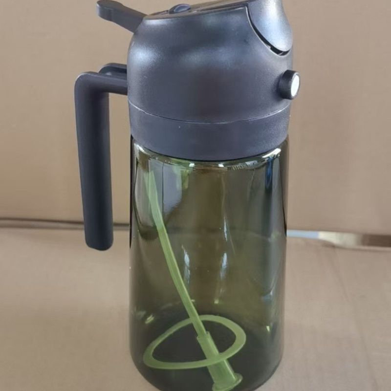 Recipient de ulei din sticlă, 470 ml, cu pulverizator și logo imprimat