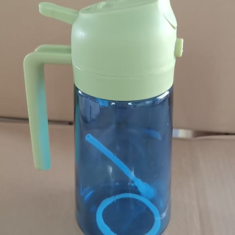 Recipient de ulei din sticlă, 470 ml, cu pulverizator și logo imprimat