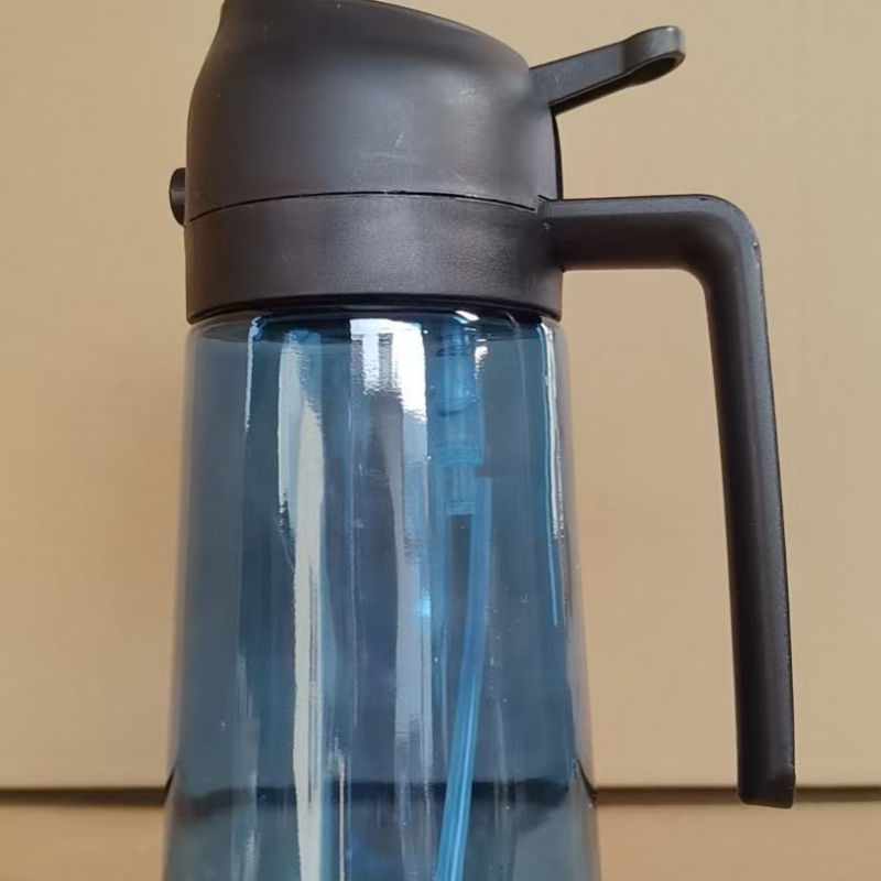 Recipient de ulei din sticlă, 470 ml, cu pulverizator și logo imprimat