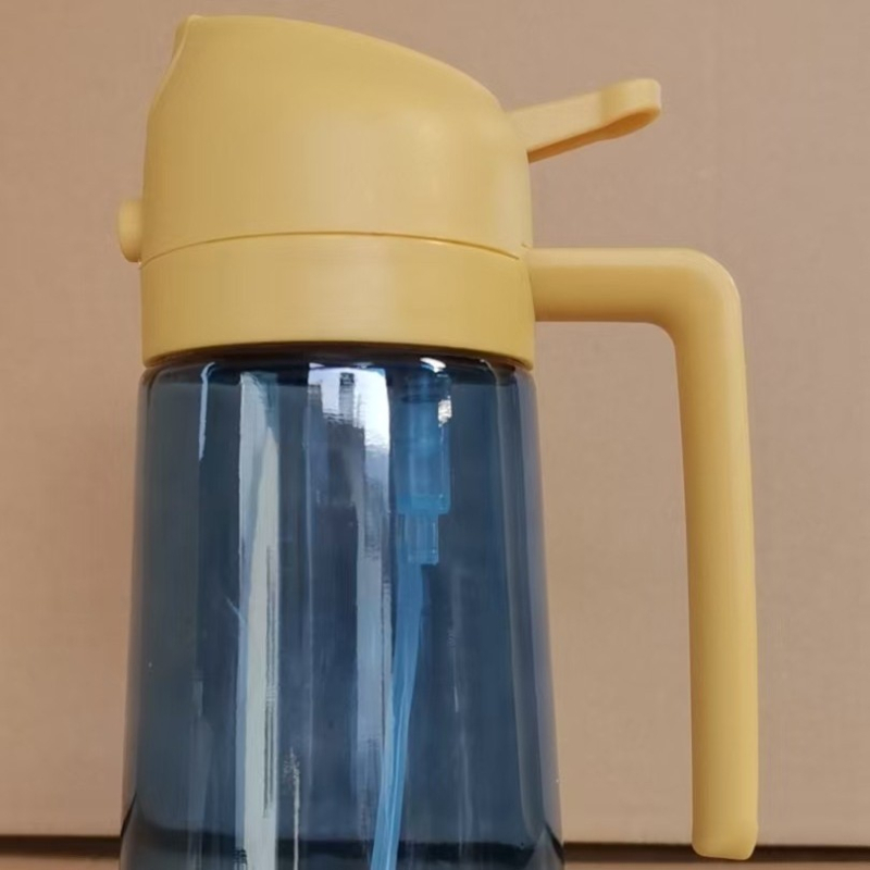 Recipient de ulei din sticlă, 470 ml, cu pulverizator și logo imprimat