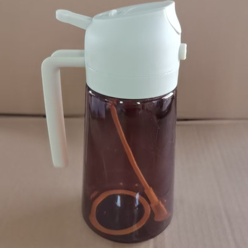 Recipient de ulei din sticlă, 470 ml, cu pulverizator și logo imprimat