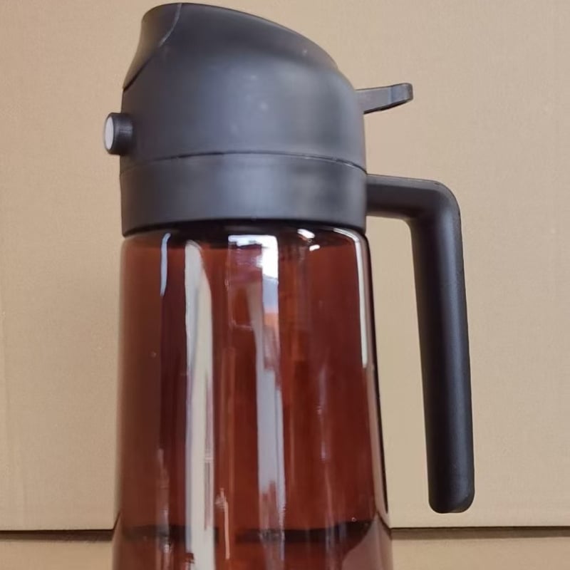 Recipient de ulei din sticlă, 470 ml, cu pulverizator și logo imprimat