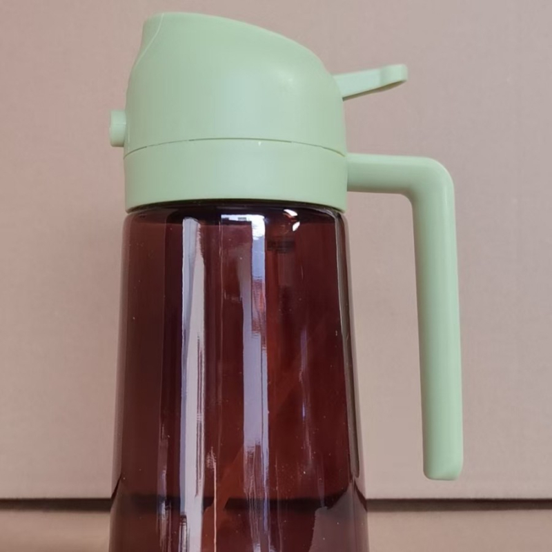 Recipient de ulei din sticlă, 470 ml, cu pulverizator și logo imprimat