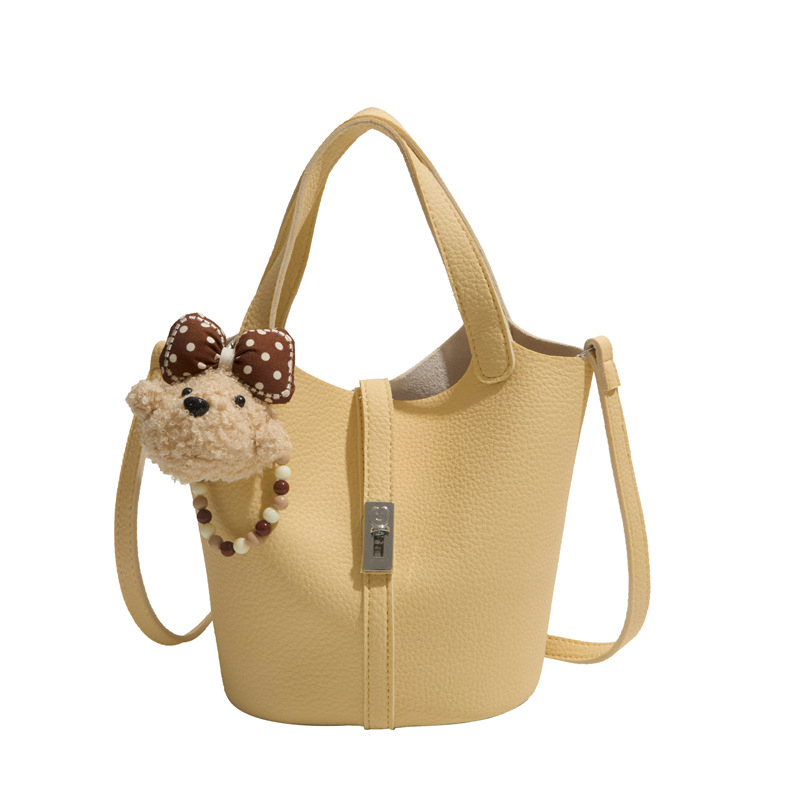 Ženska torbica s uzorkom liči, luksuzni stil, 2026 novi model, sladak stil, bucket torba za rame ili crossbody