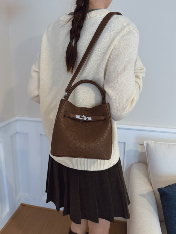 Vintage bucket torba za žene, jesen-zima 2026, modernog stila, visoke kvalitete, crossbody