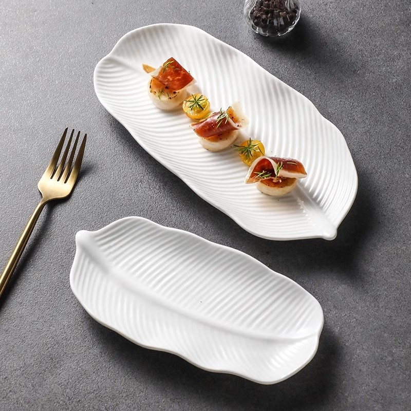 Farfurie din porțelan, în formă de frunză de banană, pentru sushi, dim sum și prăjituri