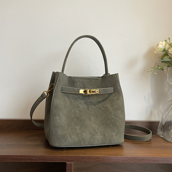 Suede bucket torba s kopčom za kaiš, vrhunska torba za rame ili crossbody
