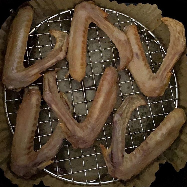Grătar rotund din oțel inoxidabil 304, cu picioare, pentru infuzarea ceaiului, rumenirea cărnii, scurgerea uleiului, afumare, coacere și utilizare cu friteza cu aer