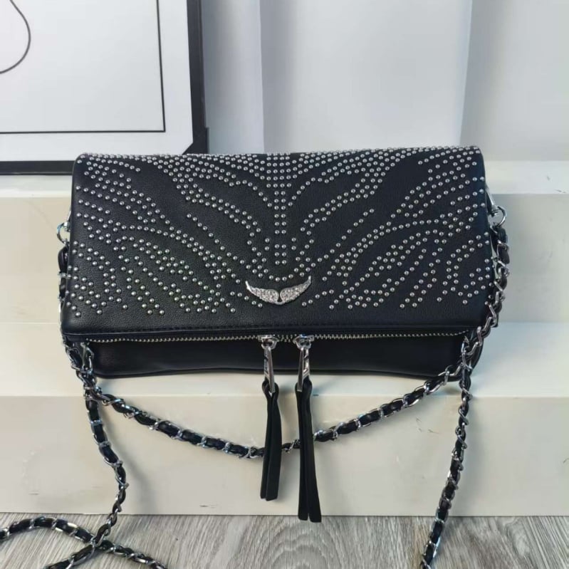 Ženska crossbody torba u obliku kuverte, s krilatom lancem i ZV šiljcima sa kristalima