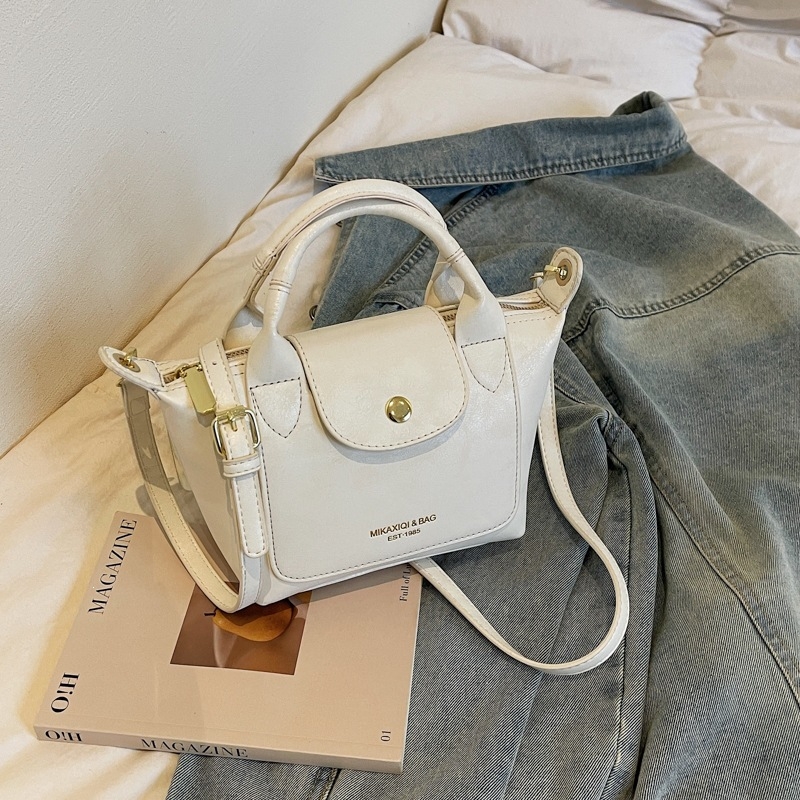 Ženska vintage torbica s dizajnom krila, preko ramena i ispod pazuha, korejskog stila, meka koža, minimalistički casual stil, 2026