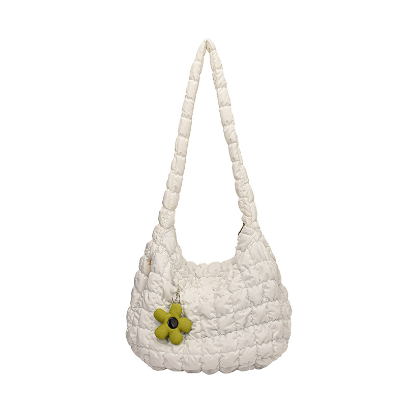 Torbica tote s plisiran uzorkom oblaka, velika kapaciteta, za svakodnevnu upotrebu preko ramena ili crossbody.