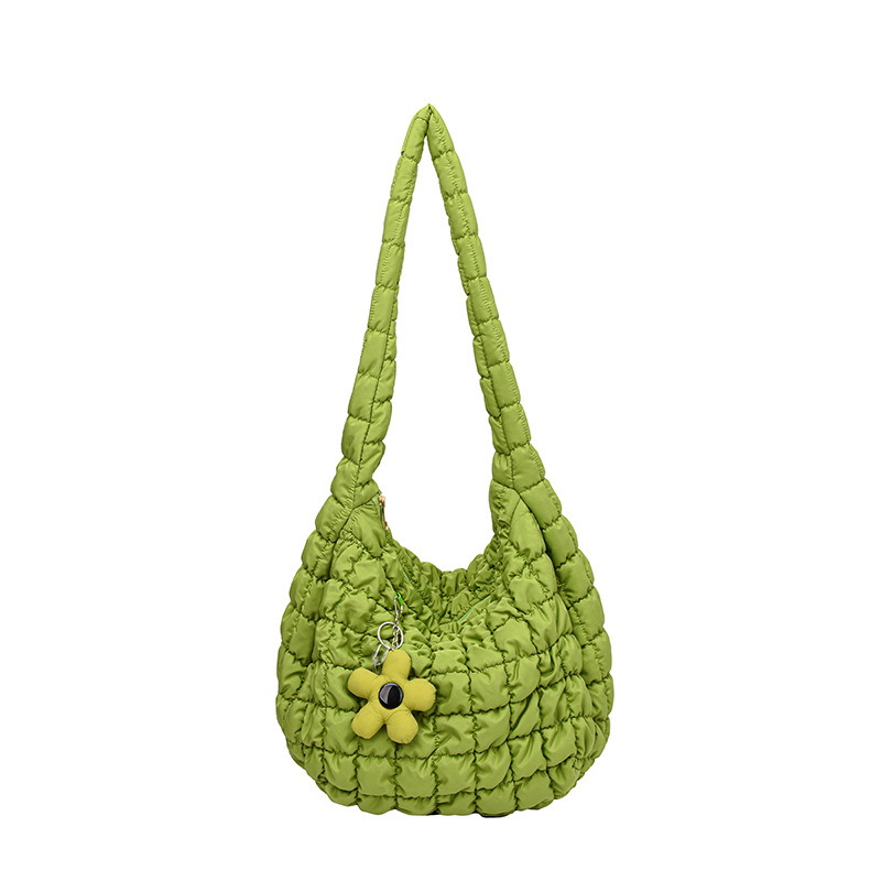 Torbica tote s plisiran uzorkom oblaka, velika kapaciteta, za svakodnevnu upotrebu preko ramena ili crossbody.