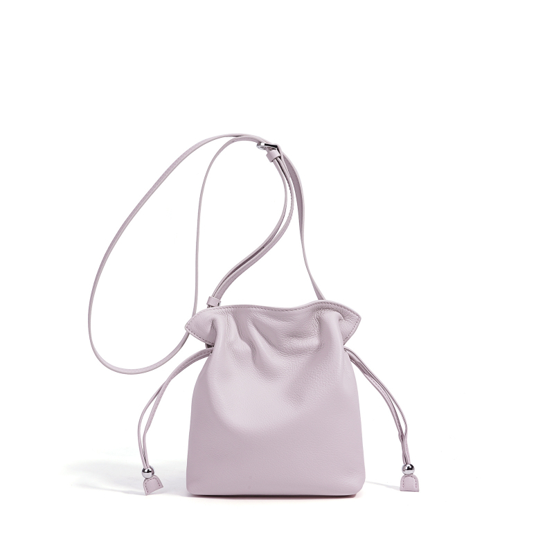 Ženska crossbody torbica od prave kože, mala kvadratna bucket torbica, jednobojna, s jednim remenom, magnetsko zatvaranje