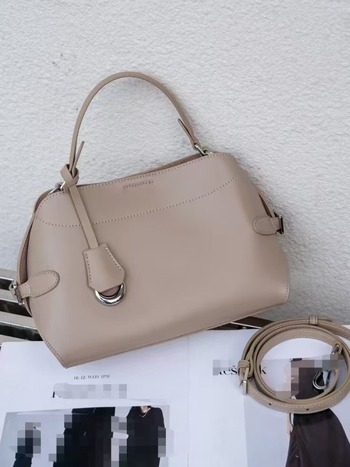 Torba preko jednog ramena, europski stil, nišni dizajn, prava koža, ženska elegantna torba, 2026 novi model