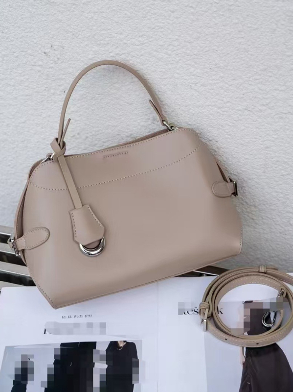 Torba preko jednog ramena, europski stil, nišni dizajn, prava koža, ženska elegantna torba, 2026 novi model