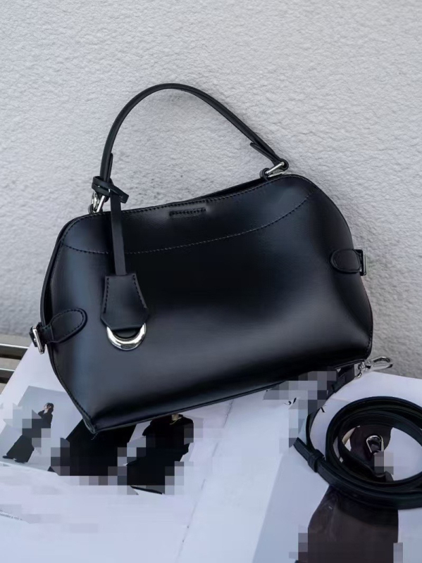 Torba preko jednog ramena, europski stil, nišni dizajn, prava koža, ženska elegantna torba, 2026 novi model