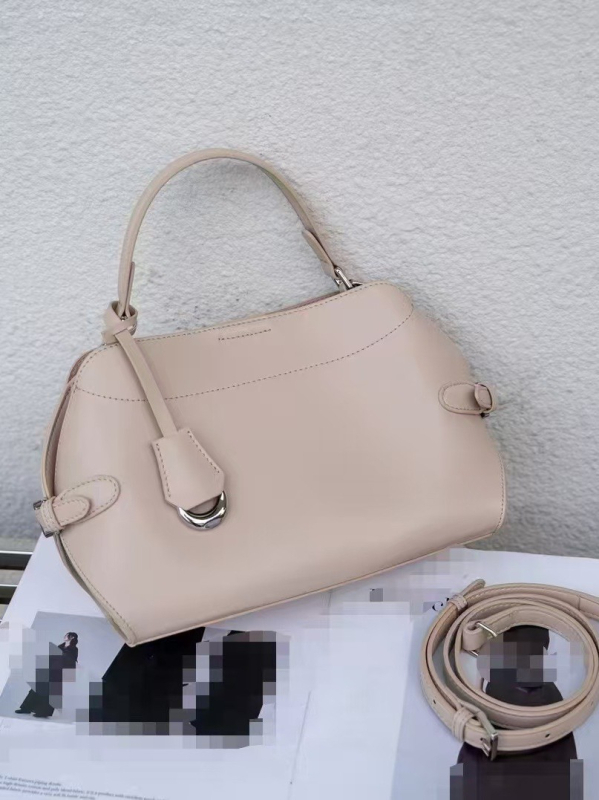 Torba preko jednog ramena, europski stil, nišni dizajn, prava koža, ženska elegantna torba, 2026 novi model