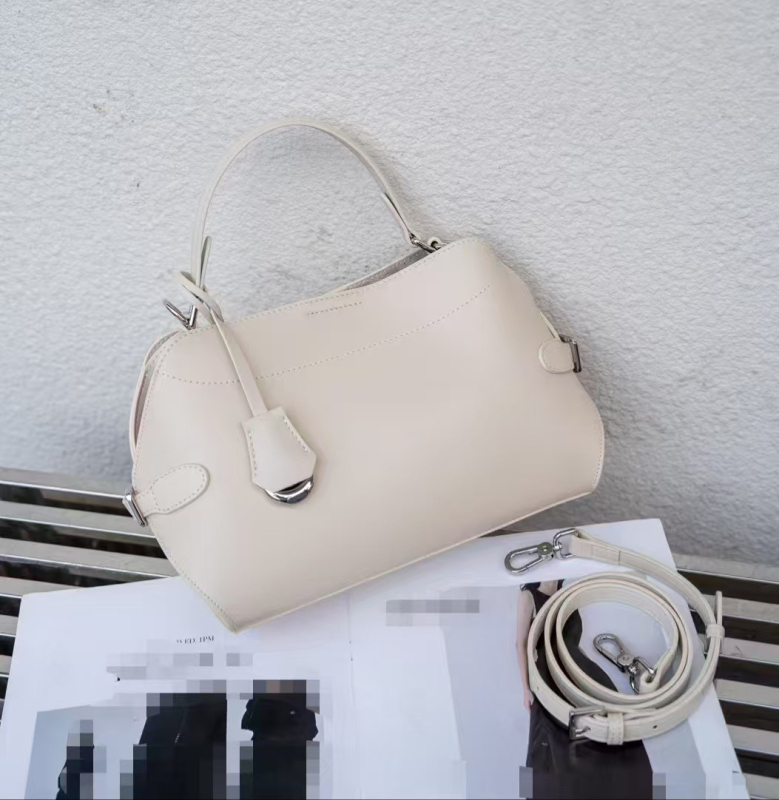 Torba preko jednog ramena, europski stil, nišni dizajn, prava koža, ženska elegantna torba, 2026 novi model