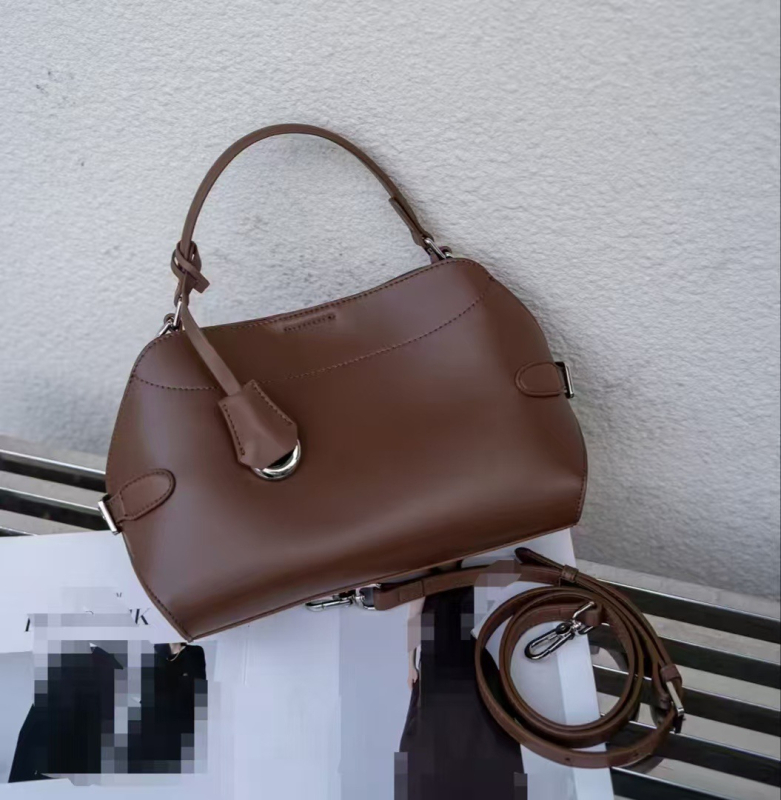 Torba preko jednog ramena, europski stil, nišni dizajn, prava koža, ženska elegantna torba, 2026 novi model