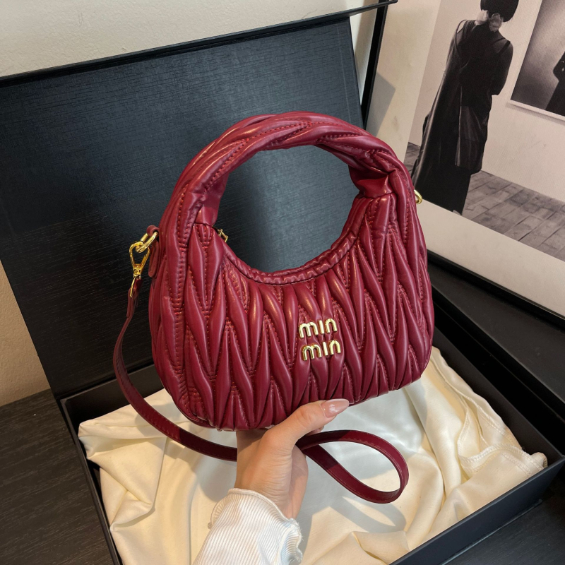 2025 Popularna dumpling torbica s plisiranom kožom janjeta, hobó stil, torba ispod pazuha s oblacima, polumjesec rameni crossbody ženska torba