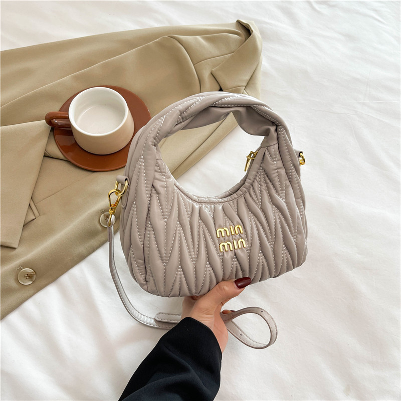 2025 Popularna dumpling torbica s plisiranom kožom janjeta, hobó stil, torba ispod pazuha s oblacima, polumjesec rameni crossbody ženska torba