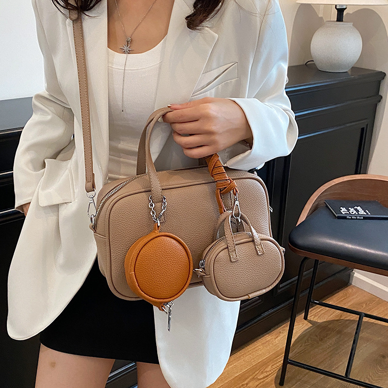 Ženska Boston torba, niša moda, proljeće 2026, ručna i crossbody torba